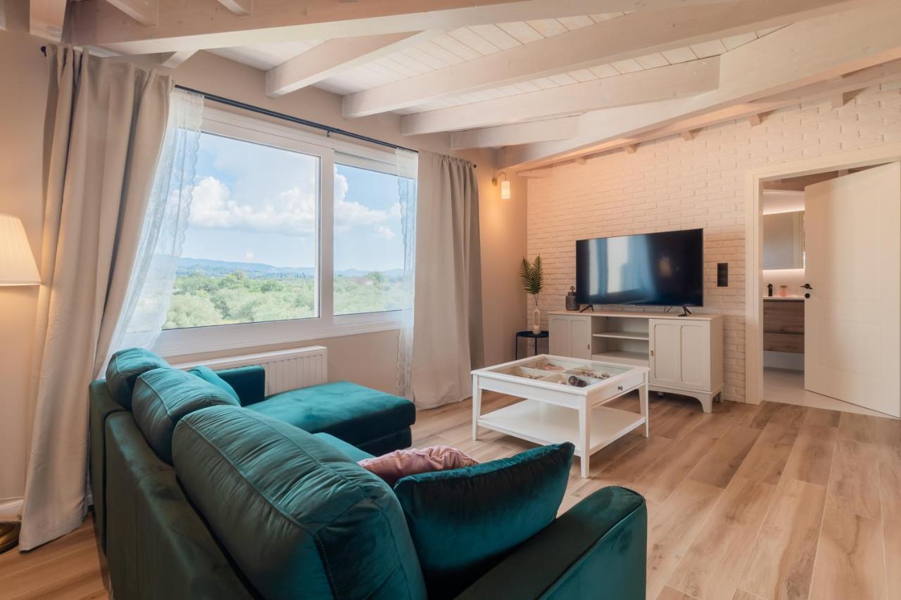 Melena Premium Suites โรดา ภายนอก รูปภาพ
