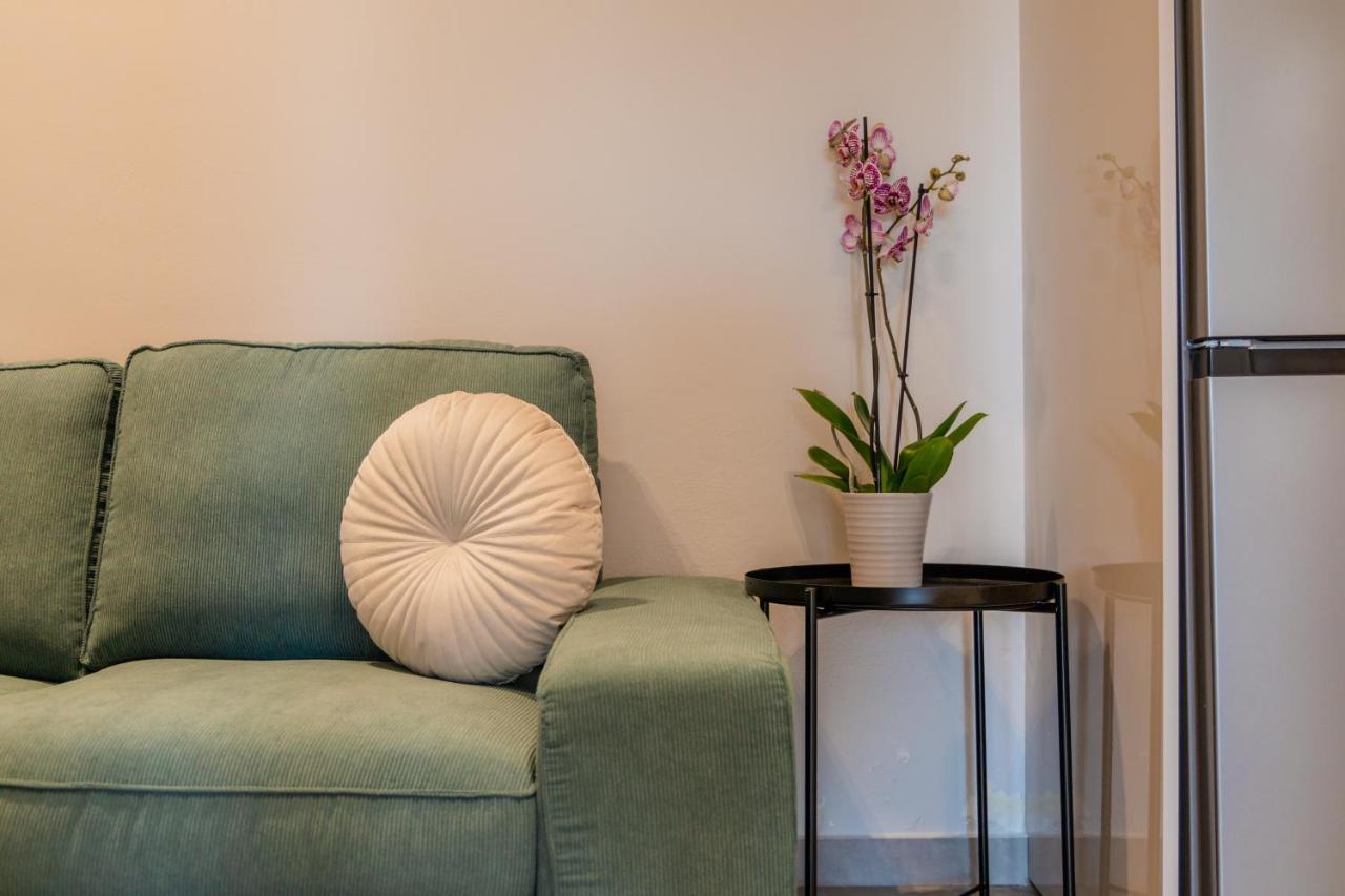 Melena Premium Suites โรดา ภายนอก รูปภาพ